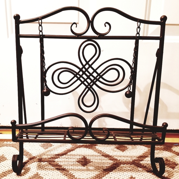 lmkdeals Other - SCROLL METAL DESIGN BOOK STAND